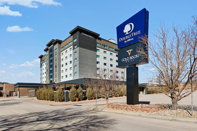 dakota pet friendly hotels